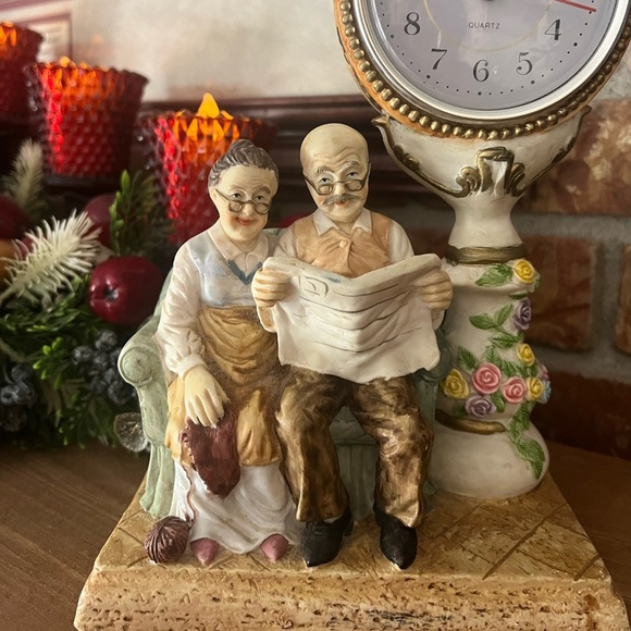 Vintage Crosa Quartz Grandma & Grandpa Heavy Mantel Clock - Picture 7 of 7